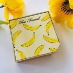 Too Faced Tutti Frutti It’s Bananas Brightening Setting Powder4