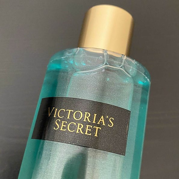 Victoria’s Secret Aqua Kiss Fragrant Body Wash (1)